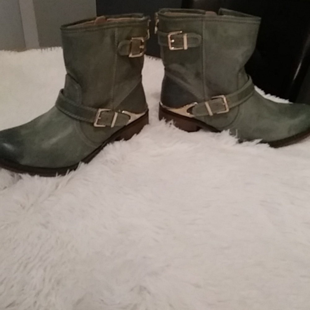 MOSSIMO SUPPLY CO boots